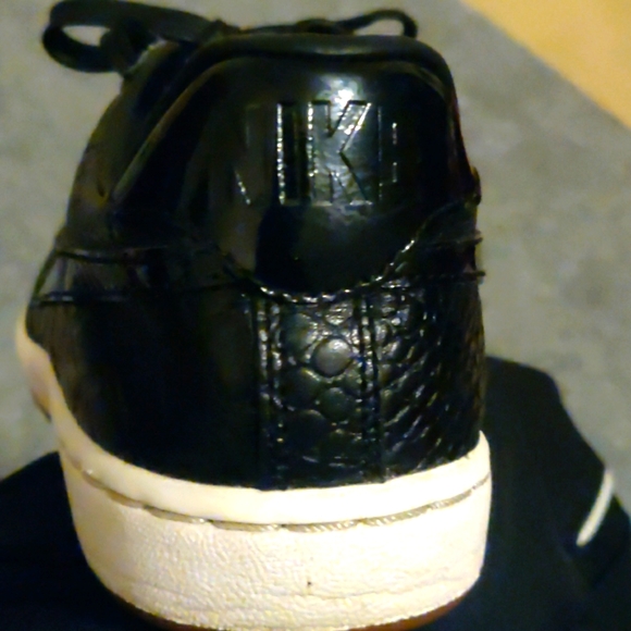 ***SOLD!!*** NIKE Croc-skin Classic Ultra Sneakers (EUC!) - Picture 4 of 7